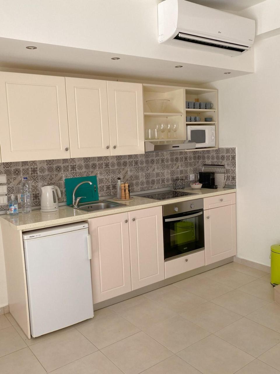 Nostrana Village Apartments Koskinou  ห้อง รูปภาพ