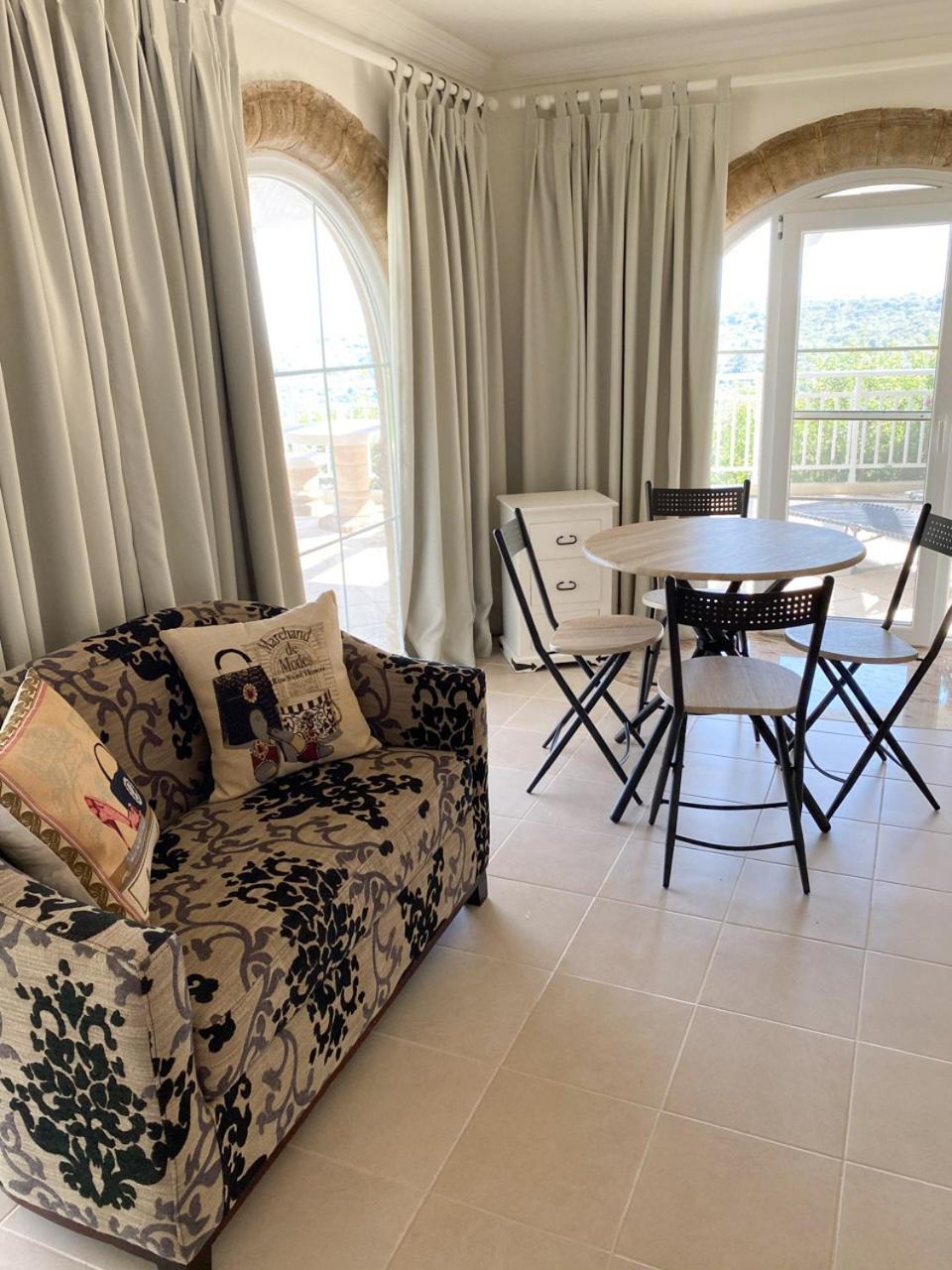 Nostrana Village Apartments Koskinou  ห้อง รูปภาพ